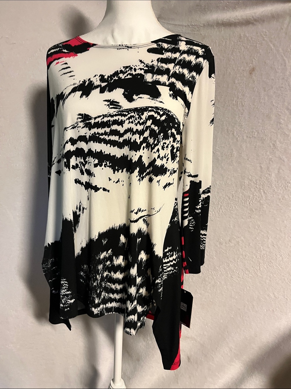 Clara Sun Woo Black, White & Red Abstract Long-Sleeve Blouse